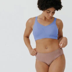 Kalenji Brassière Invisible Avec Coques Maintien Fort Femme - Bleu 17 Kalenji Brassière Invisible Avec Coques Maintien Fort Femme - Bleu -Sport Style Soldes brassiere invisible avec coques maintien fort femme bleu 5