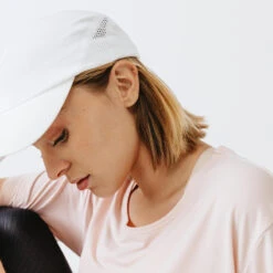 Kalenji CASQUETTE RUNNING AJUSTABLE HOMME FEMME BLANC -Sport Style Soldes casquette running ajustable homme femme blanc 2