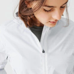 Kalenji Veste à Capuche Running Déperlante Femme - Rain Blanche -Sport Style Soldes veste a capuche running deperlante femme rain blanche 3