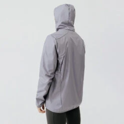 VESTE COUPE VENT ET COUPE PLUIE DE RUNNING HOMME KALENJI RUN RAIN GRIS GALET -Sport Style Soldes veste coupe vent et coupe pluie de running homme kalenji run rain gris galet 1